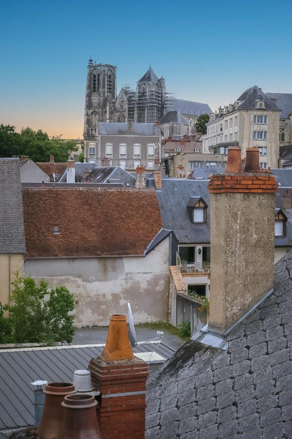 Vue Sur La Cathedrale - Au Coeur De Bourges Apartment Екстериор снимка